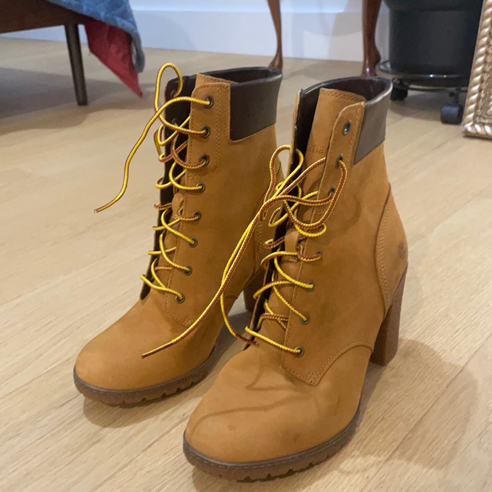SOLD! ❌Women’s Timberland Tilson boot